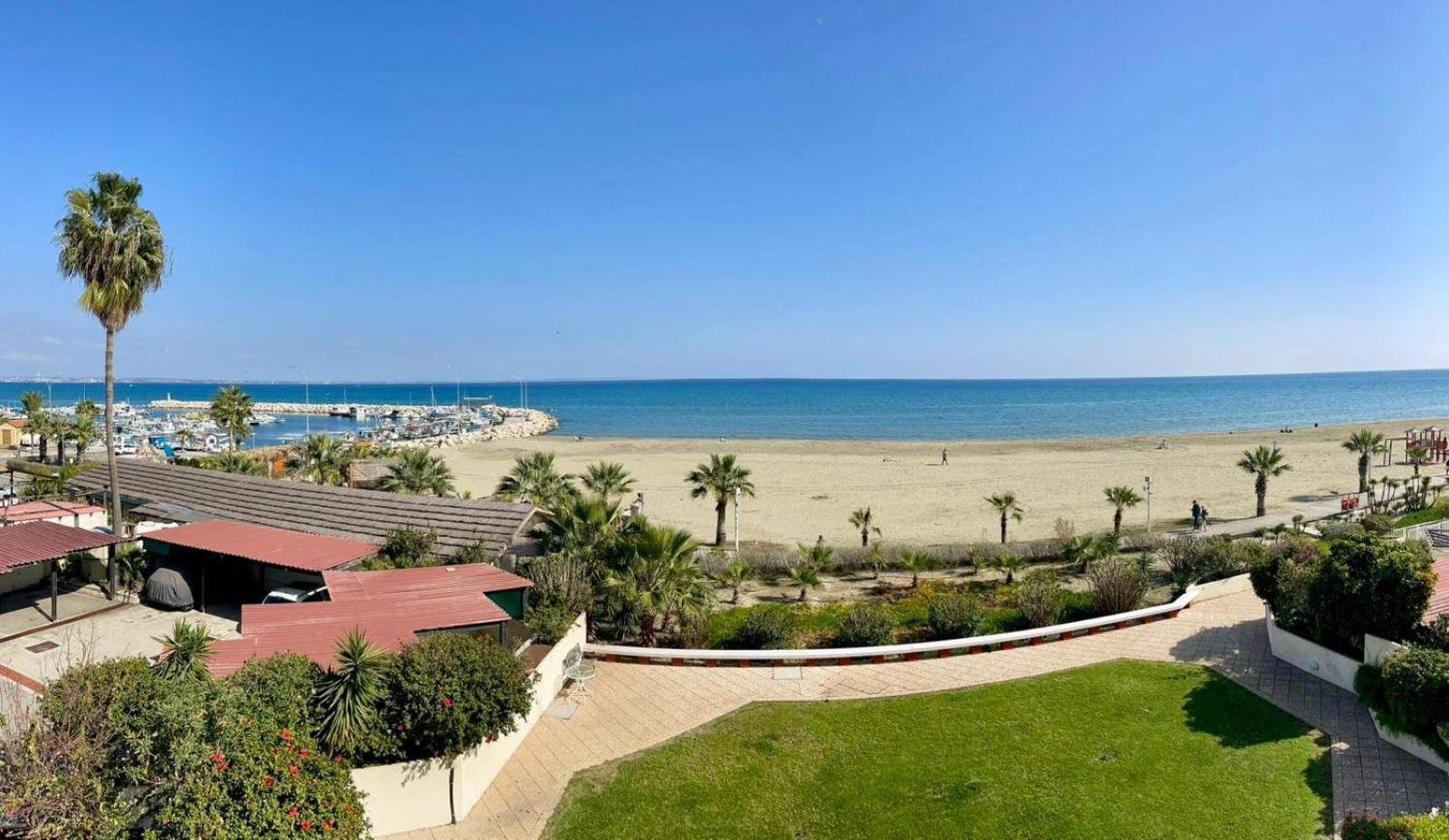 Sea View Suite In Makenzy Larnaca Exterior photo