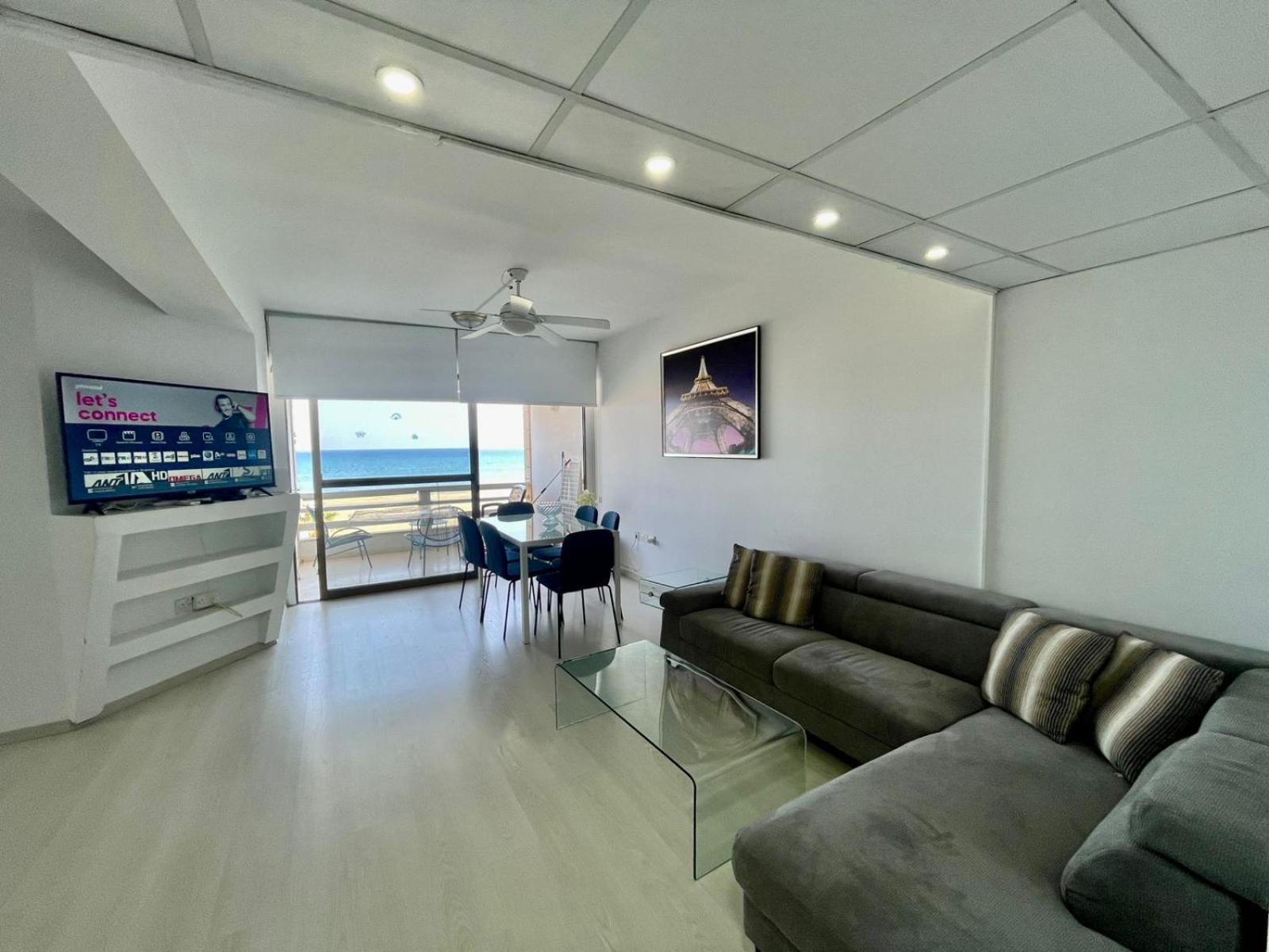 Sea View Suite In Makenzy Larnaca Exterior photo